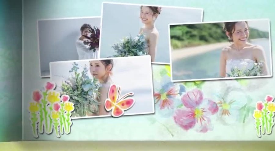 複数の写真を並べ花や蝶のイラストシールを添える本編の別の場面