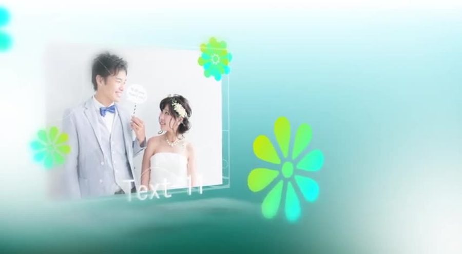 緑とミントグリーンの花のイラストを四隅に添えて白枠の写真を見せる本編の別の場面