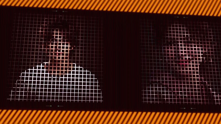 新世紀エヴァンゲリオンのタイトル演出を思わせるオレンジと黒の格子状のメッシュフィルターで写真を粗く分解して見せるオープニングシーン