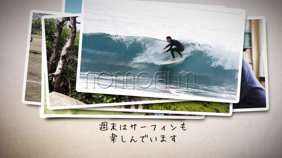 メインの写真の奥に別の写真が2枚、左右にずらして重なって覗いている、写真の枚数が増えはじめた中盤の場面