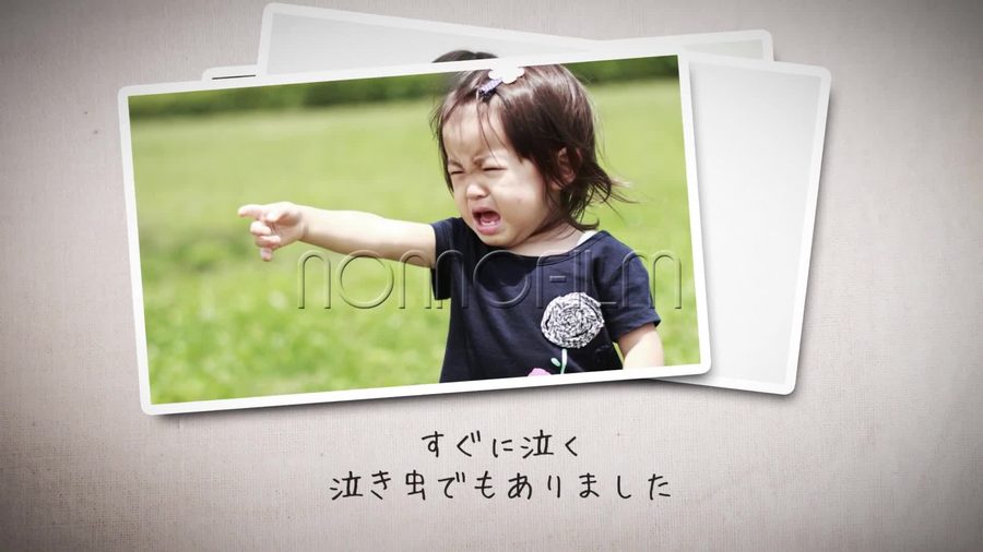 メインの写真1枚に対し背後の台紙を1枚だけ重ねた、あえて枚数を絞った場面